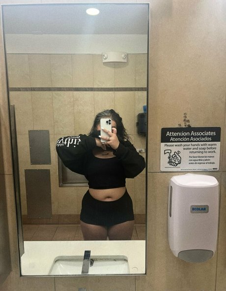 icyybabiee porn actress pics