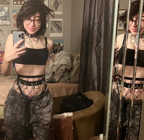 leez nice pornstar image