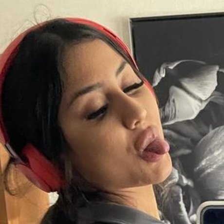 Snackychannn pornstar xxx images