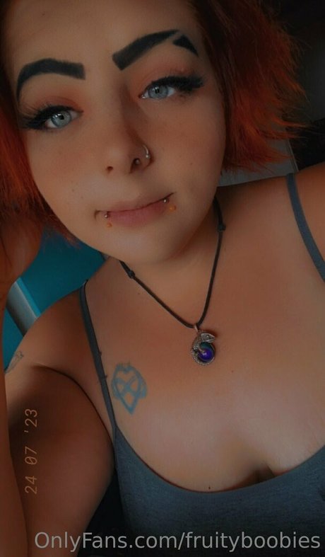 fruityboobies adult model image