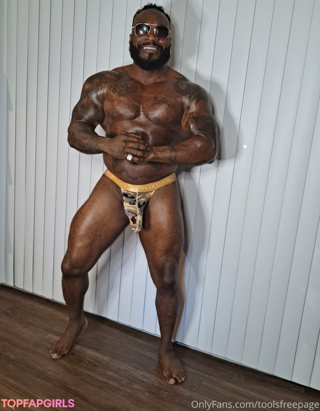 toolsfreepage model pornographic photo