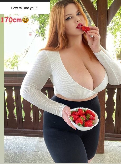 Anna Bernadi beautiful pornstar pics