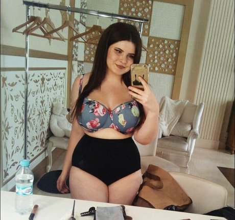 big tits blonde onlyfans nudes archive