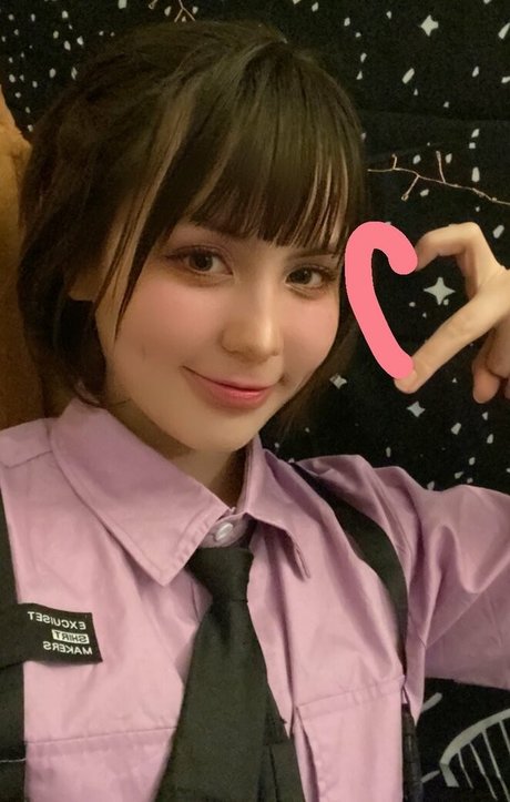 ASMR BlueKatie model beautiful pic