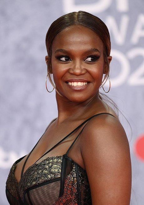 Oti Mabuse star pretty picture