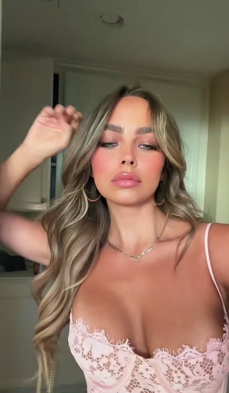 lips onlyfans hot sexy pic
