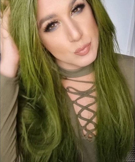 Brooke Spearz sexy actress img