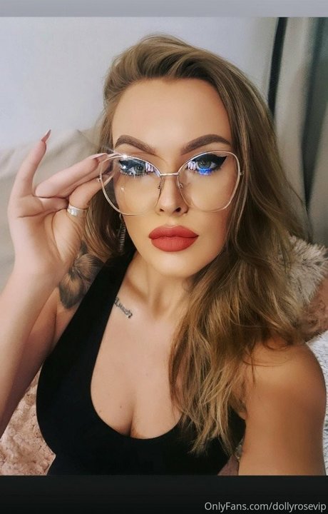 Dolly Rose perfect star pic