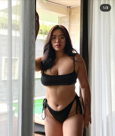 Mathilda Huang high quality model galleries