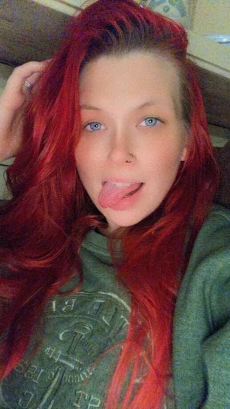 Redisright adult model photo