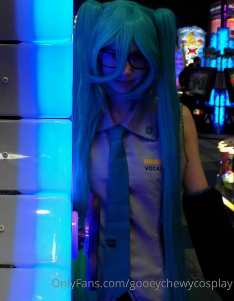 gooeychewycosplay star hot img