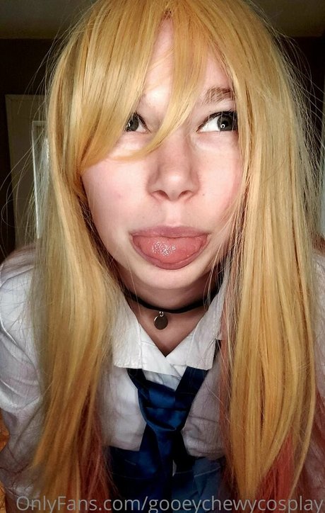gooeychewycosplay sexy model images