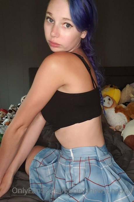 gooeychewycosplay model art image
