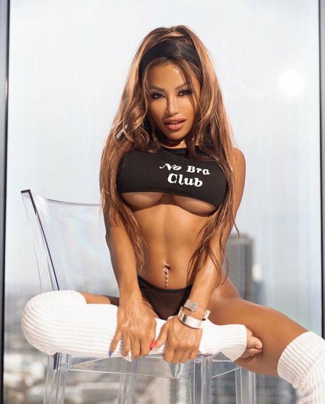famous girls onlyfans sexy xxx photo