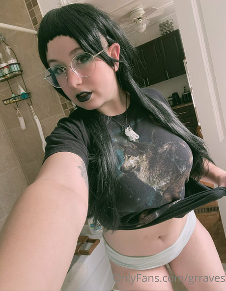 grraves naked star photo