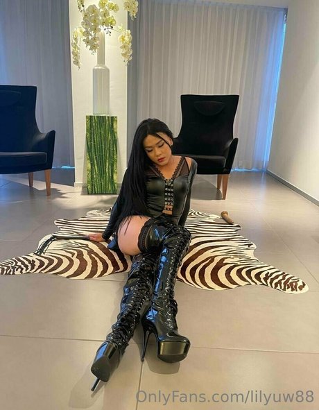 lilyuw88 pornstar nude photo