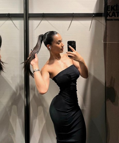 Hale Cabbar nude actress images