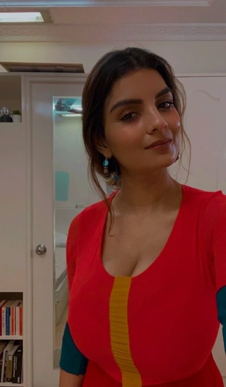 Anveshi Jain star nice pics