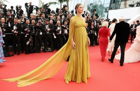 Karlie Kloss art actress pics