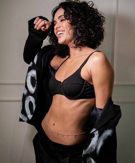 Giovana Cordeiro pornstar beautiful photo