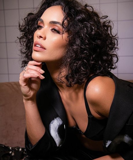 Giovana Cordeiro pornstar sexy image