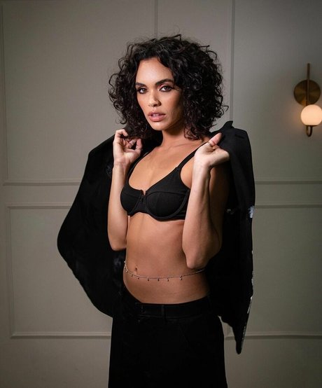 Giovana Cordeiro top profile image