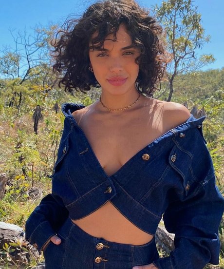 Giovana Cordeiro adult actress pics