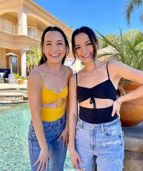 Merrell Twins sexy star pics