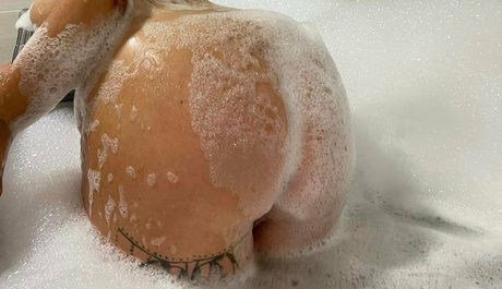 irishbunni naked actress img