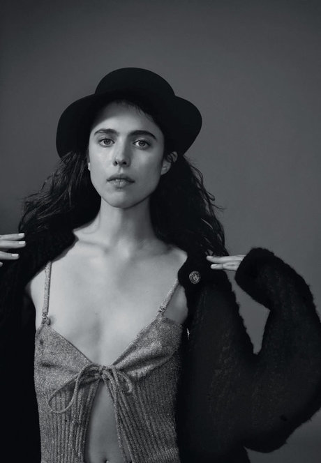 Margaret Qualley sex model photo