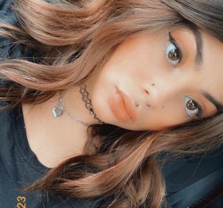 emilyelixer pornstar nudes pic