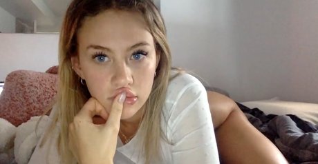 urluckygirlfriend naked star archive