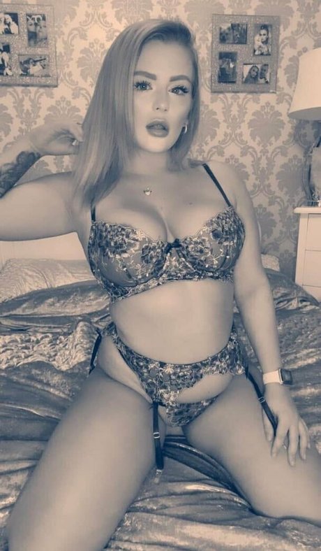 omgzada erotic actress picture