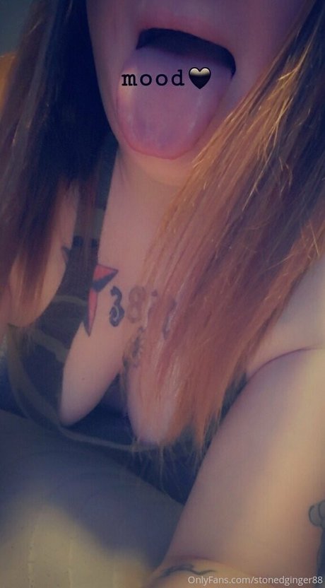 stonedginger88 adult model photo
