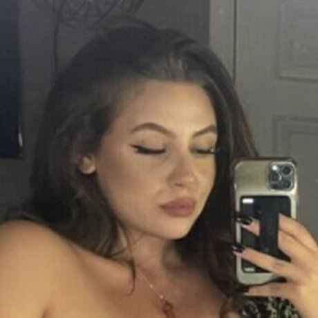 Juiciest Jade pretty pornstar pic