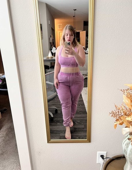 Curvy Krysta pornstar naked galleries