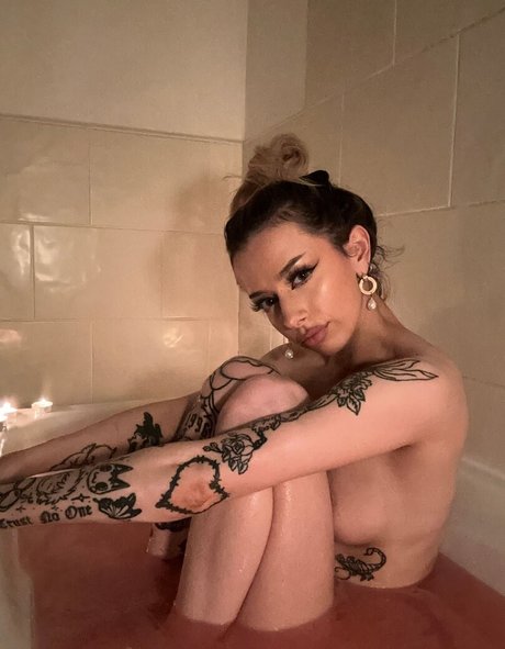 MistressLilyMay top model galleries