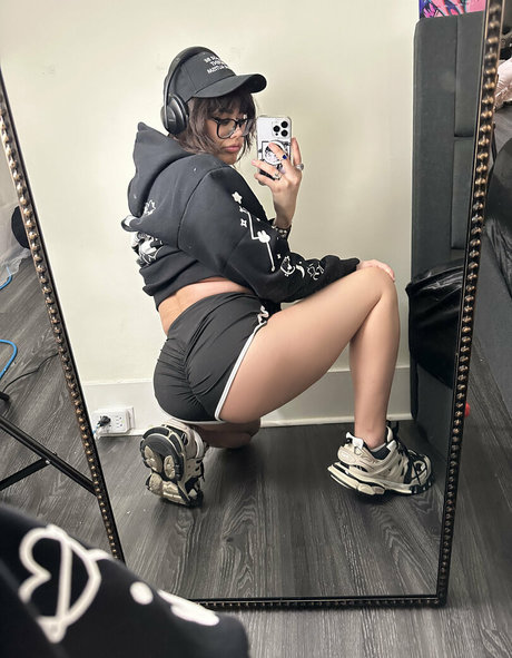 thick solo onlyfans erotic pics