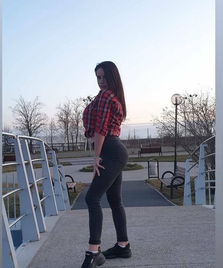 Denisa R Maria porn star img