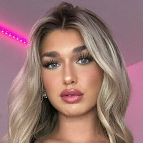 Bree Cooper adult model picture