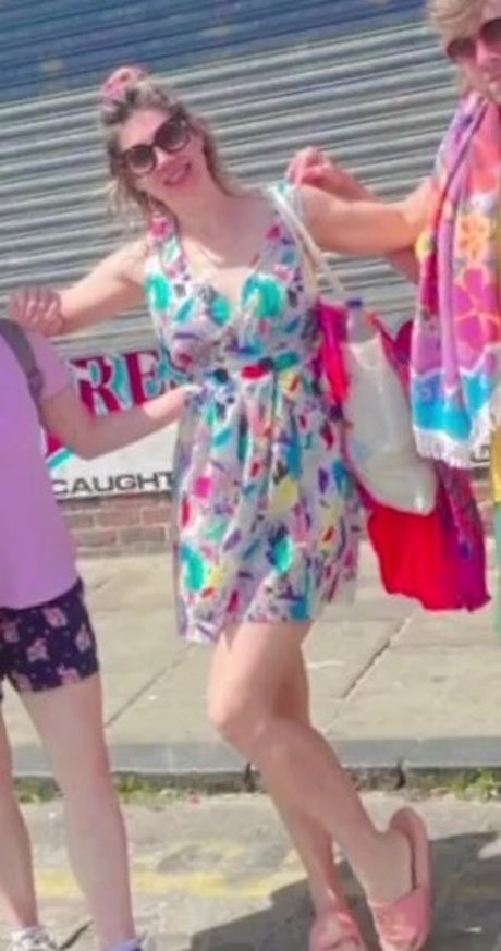 Lou Sanders pretty model photo