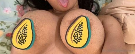 Desi Aurora model adult pic