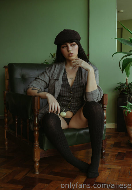 alieseoff nudes model picture
