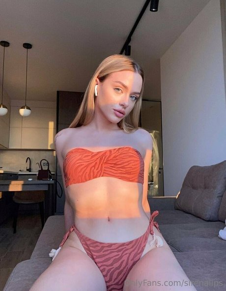 sirenalips model adult img