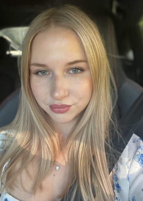 Carlottadre model porn images