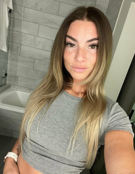 Sabrina Nic model exclusive images