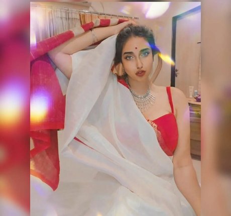 Nayoni Dutta star pretty pic