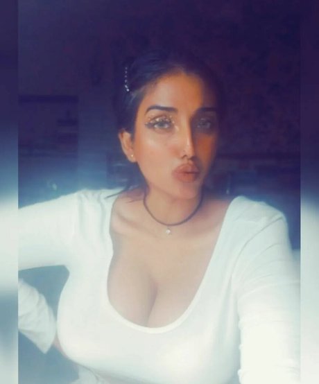 Nayoni Dutta pornstar nice image