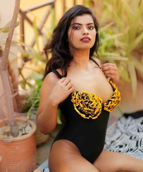Nidhi Goel best actress pic