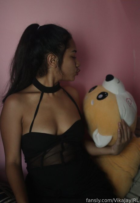 VikaJayIRL naked model pic